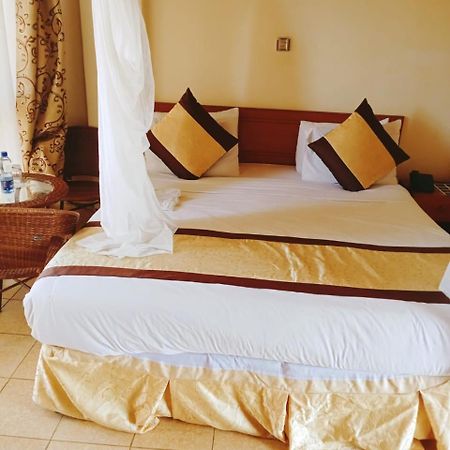 Golden Gates Hotel Thuthuriki Екстериор снимка