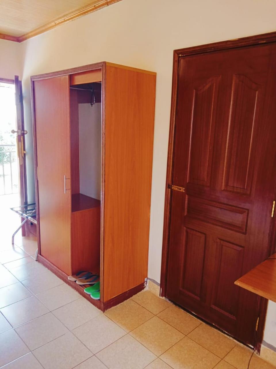 Golden Gates Hotel Thuthuriki Екстериор снимка