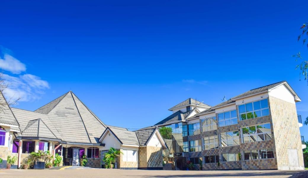 Golden Gates Hotel Thuthuriki Екстериор снимка