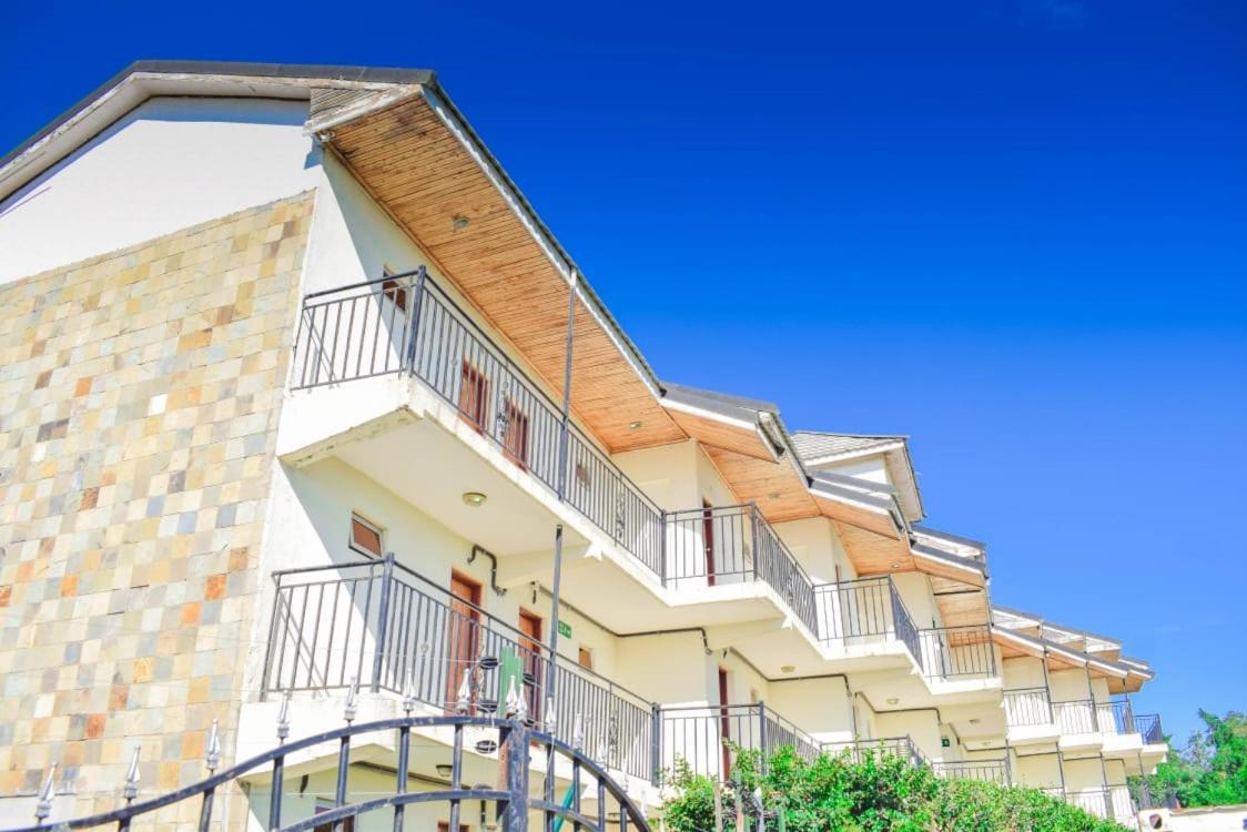Golden Gates Hotel Thuthuriki Екстериор снимка