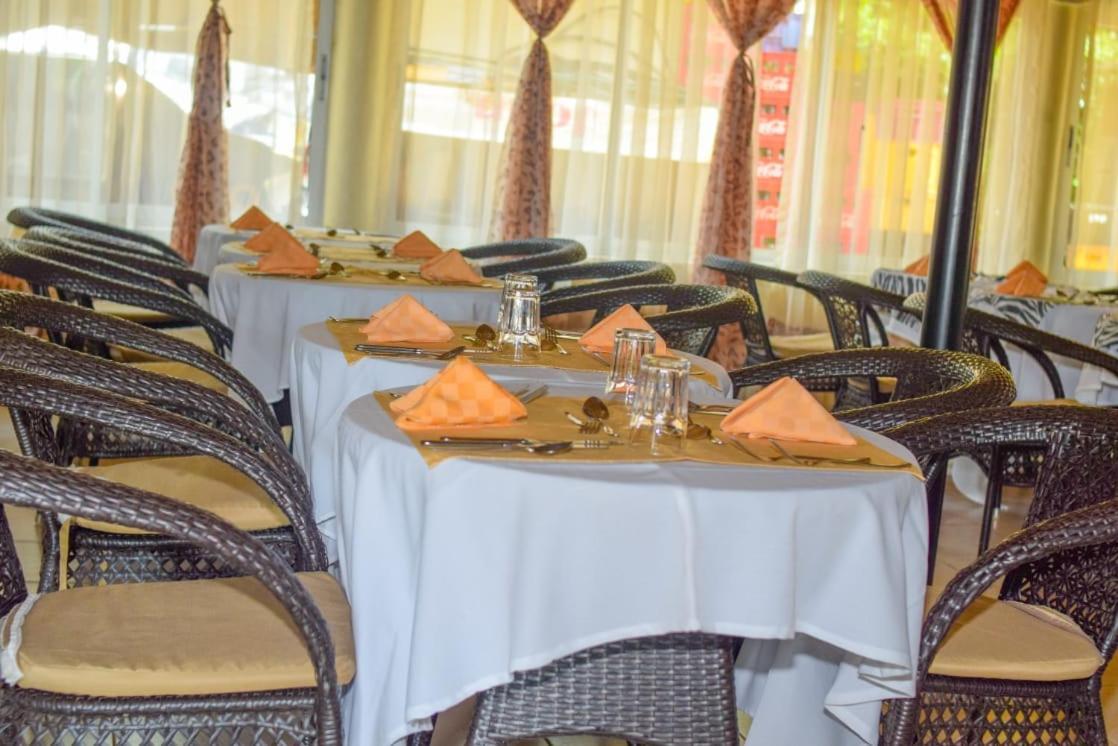 Golden Gates Hotel Thuthuriki Екстериор снимка